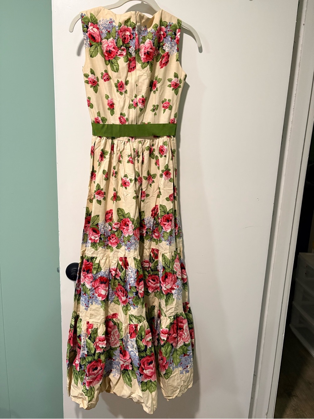 Victor Costa Cream Floral Dress with Pink Roses and Green Ribbon - Picture 11 of 13
